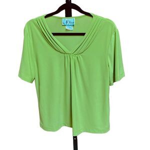 N Touch Green V Neck Blouse Size Large